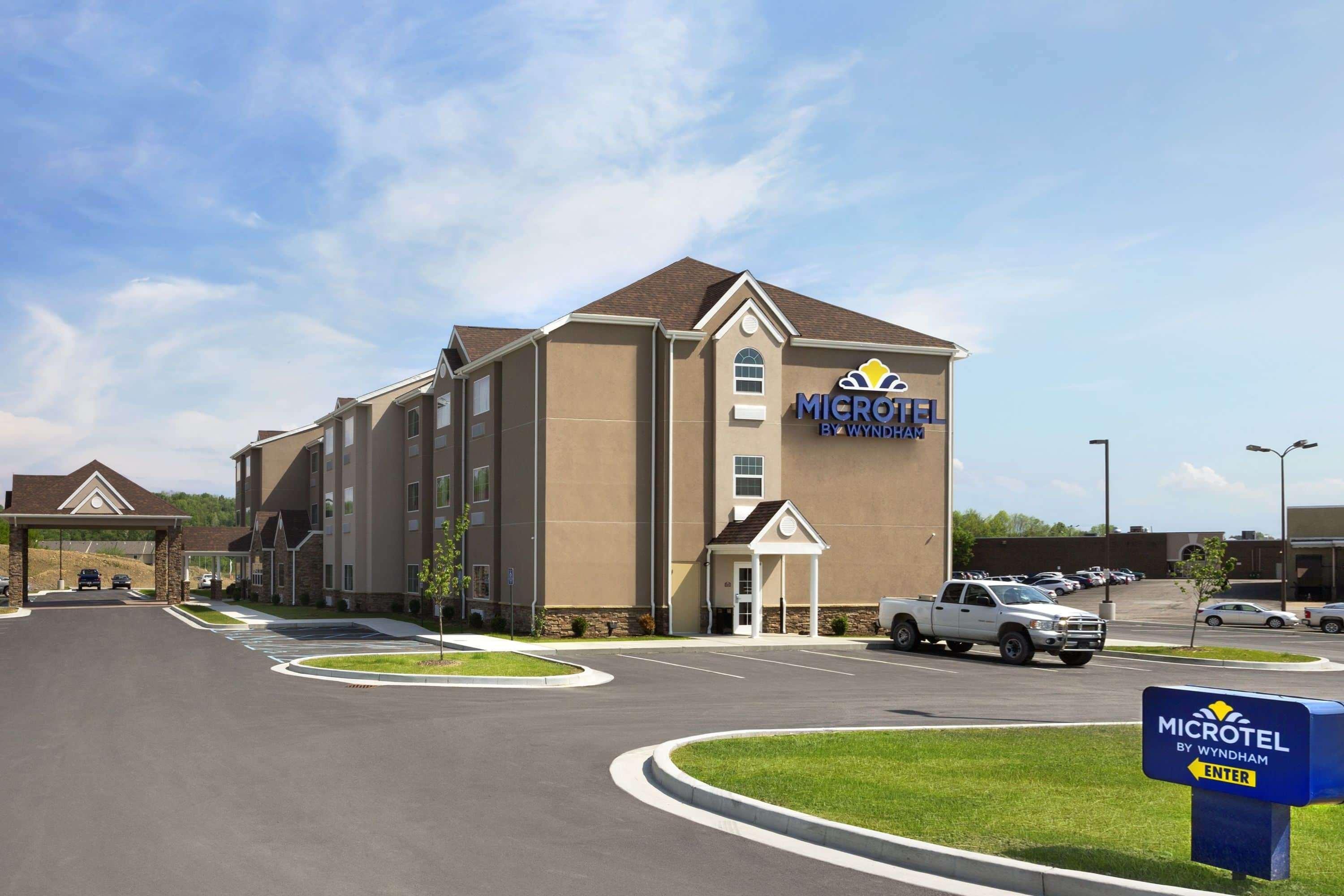 Microtel Inn&Suites Fairmont Extérieur photo