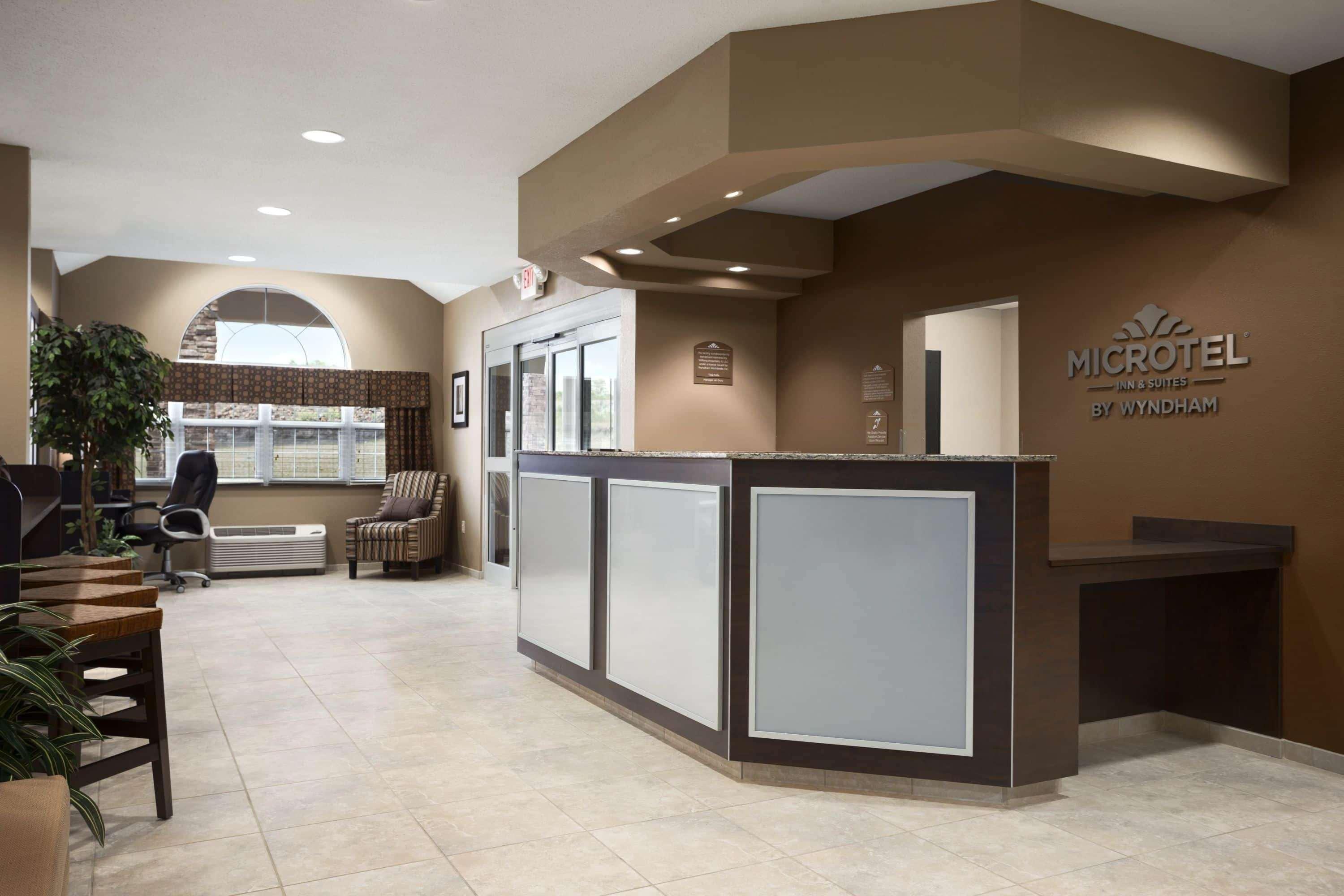Microtel Inn&Suites Fairmont Extérieur photo