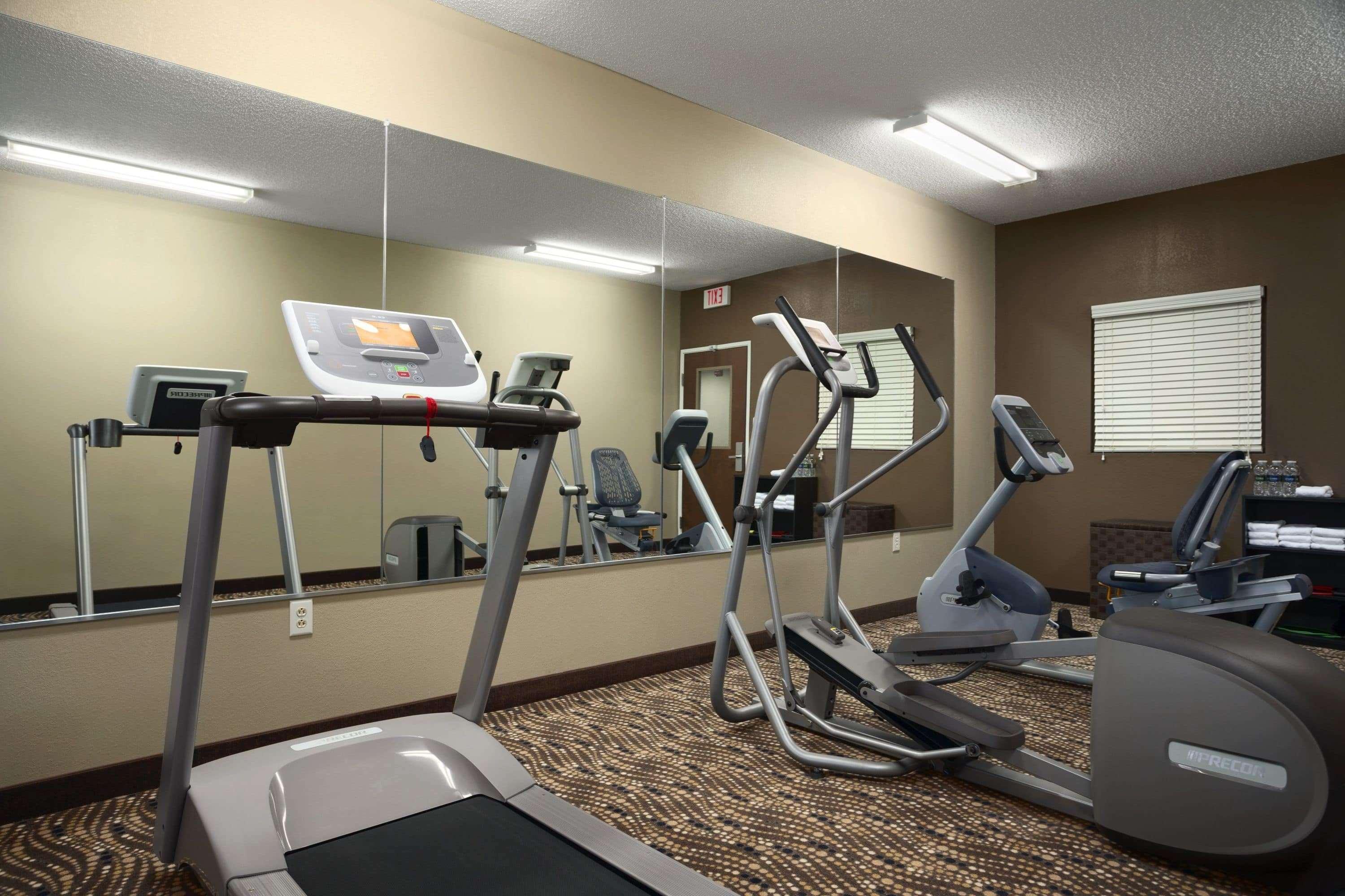 Microtel Inn&Suites Fairmont Extérieur photo