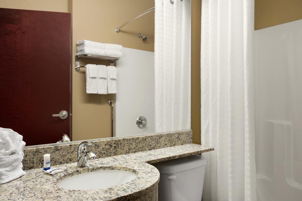 Microtel Inn&Suites Fairmont Chambre photo